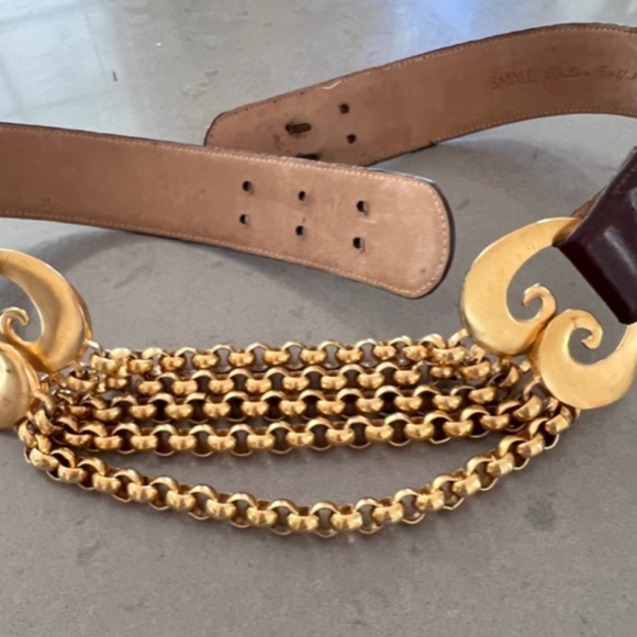 BELT LEATHER - ITALY - BROWN WITH GOLD CHAIN AT FRONT. SMALL PRE LOVED - Picture 3 of 9